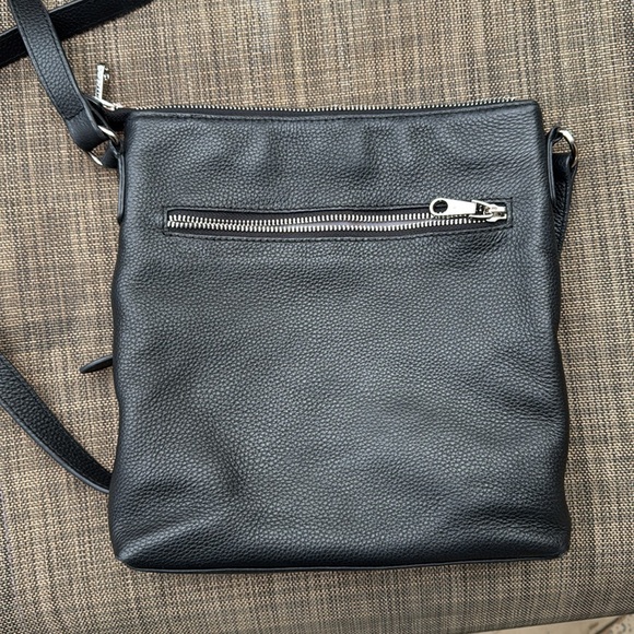 Bugatti black leather crossbody purse - Picture 2 of 8